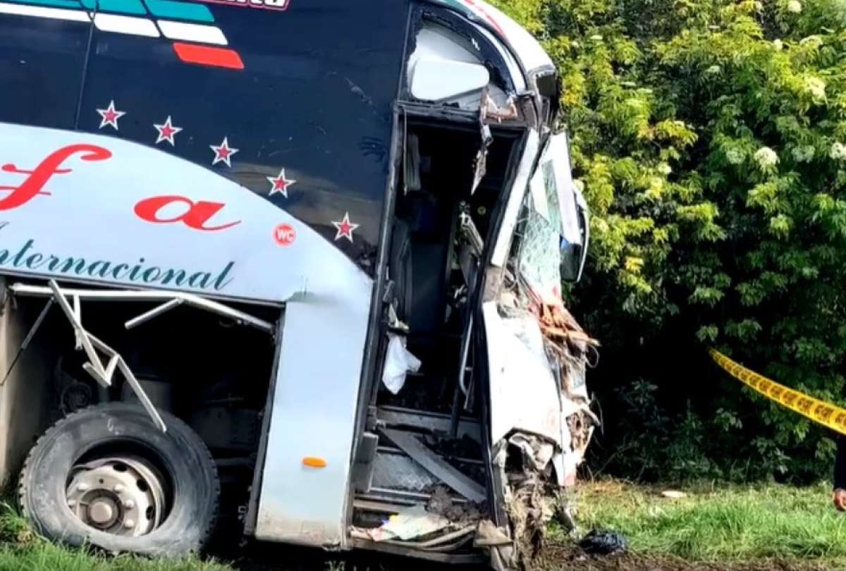 Un bus con jugadores juveniles del Orense se accidentó en Cuenca