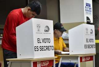 La prohibición de uso de celulares en recintos electorales se mantiene vigente. 