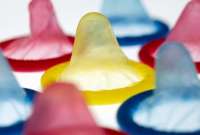 Francia confirmó la distribución gratuita de preservativos entre menores de edad
