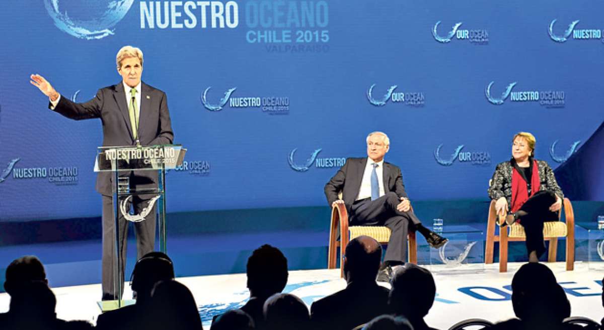 El secretario de Estado norteamericano, John Kerry (izq.), propuso el compromiso de la preservaci&oacute;n marina. En total se anunciaron 80 iniciativas de conservaci&oacute;n. Foto: AFP
