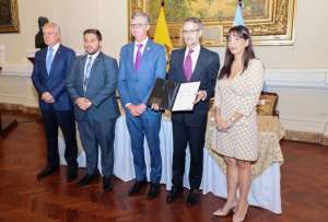 La CFN también logró la firma de una línea de crédito con el Banco del Pacífico por USD 100 millones.