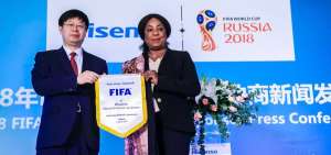 El representante de Hisense durante el acto de presentaci&oacute;n como marca oficial de la FIFA para Rusia 2018.