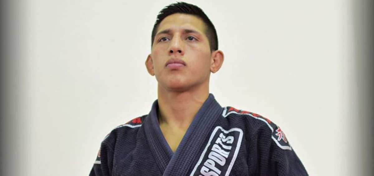 Un luchador que da pelea en las MMA
