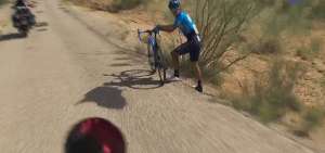 Nairo Quintana termina la etapa 7 con la bicicleta de Richard Carapaz