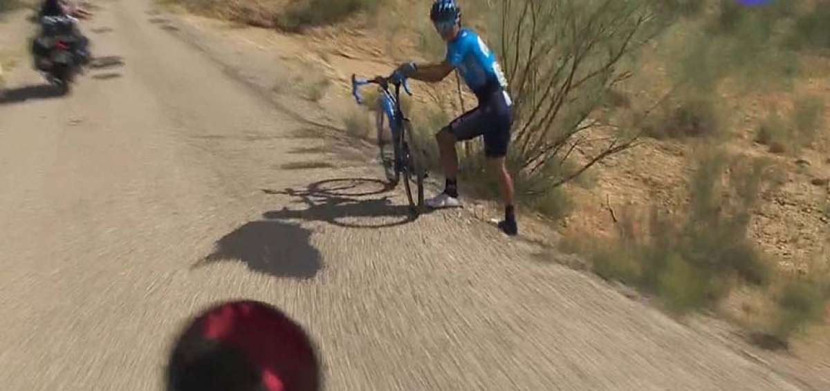 Nairo Quintana termina la etapa 7 con la bicicleta de Richard Carapaz