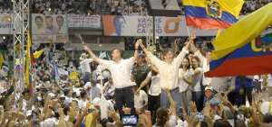 Guillermo Lasso cerr&oacute; su campa&ntilde;a en el coliseo Voltaire Paladines Polo, en el norte de Guayaquil, acompa&ntilde;ado por su binomio, Andr&eacute;s P&aacute;ez.