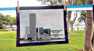 Los estudiantes del colegio 5 de Junio presentaron fotograf&iacute;as basadas en los avances arquitect&oacute;nicos de Guayaquil. Foto: Club de Periodismo Cinquino