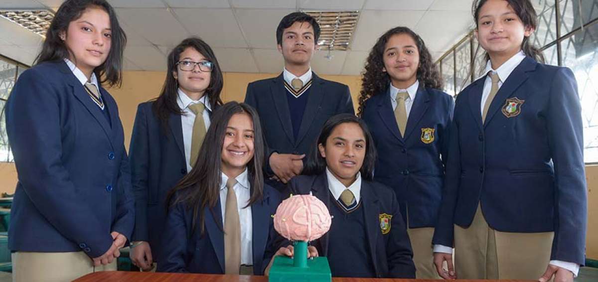 A trav&eacute;s de la tecnolog&iacute;a, los estudiantes de la U.E. Antonio Nari&ntilde;o desean contribuir para generar inventos que ayuden al pa&iacute;s a salir del subdesarrollo.
