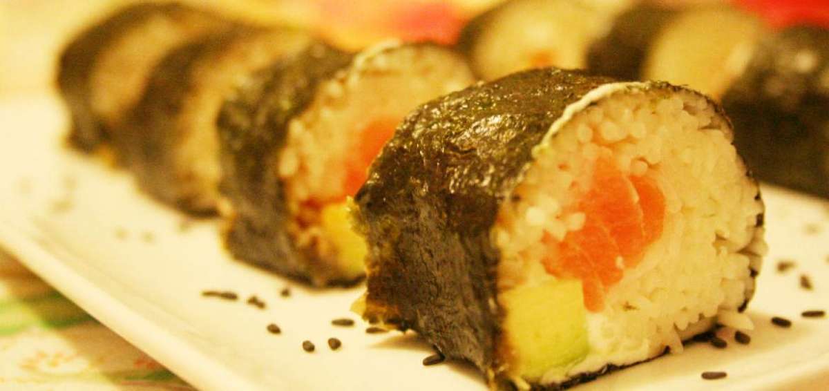 Comer al estilo japon&eacute;s es saludable y provee nutrientes que retrasan el envejecimiento celular. Muchos japoneses se ven j&oacute;venes para su edad. 