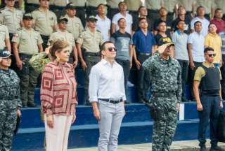 Se entregaron más de 1.700 subfusiles y equipo de protección para los efectivos policiales.