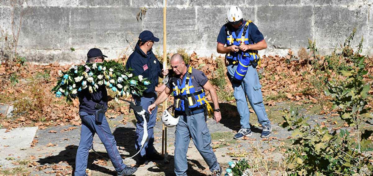 Las flores que coloc&oacute; el presidente de la Lazio en la sinagoga de Roma fueron encontradas a orillas del r&iacute;o T&iacute;ber.  