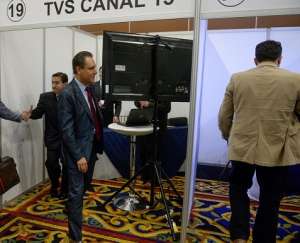 El titular de la Supercom detall&oacute; que la norma ser&aacute; analizada, antes de ingresar el tr&aacute;mite de reformas a la Asamblea Nacional. Foto: &Aacute;lvaro P&eacute;rez / EL TEL&Eacute;GRAFO