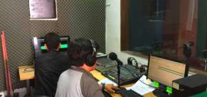 Estudiantes de la PUCE inauguraron un peri&oacute;dico y una radio virtuales