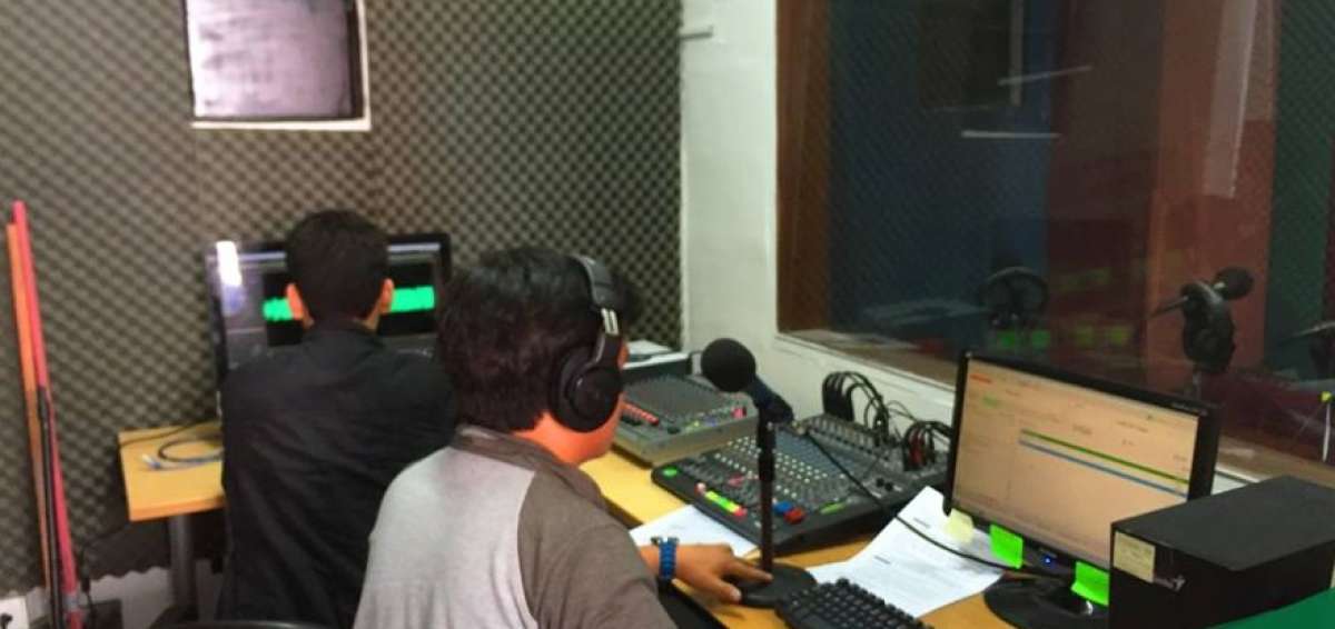 Estudiantes de la PUCE inauguraron un peri&oacute;dico y una radio virtuales