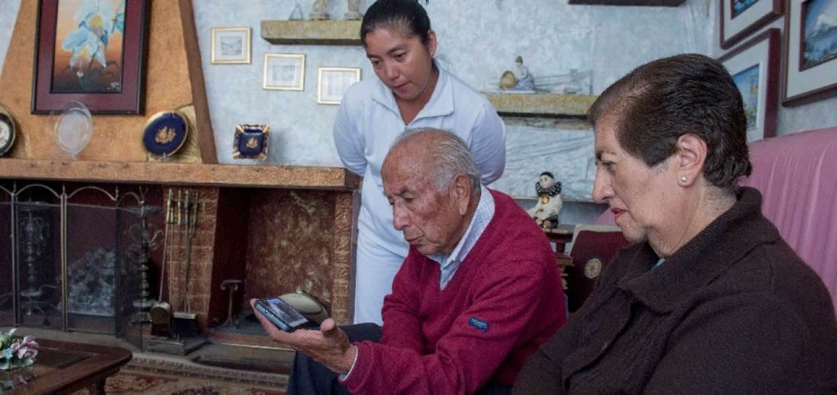 Ren&eacute; Ulloa: "El agua nos lleg&oacute; hasta el cuello, yo solo la abrac&eacute; y bes&eacute;"