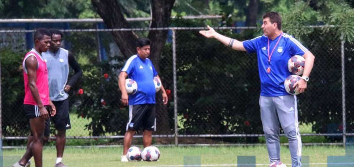 Emelec separar&iacute;a a varios jugadores del primer plantel