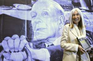 El Aleph engordado, libro que suma 5.600 palabras a las 4.000 de la c&eacute;lebre obra "El Aleph", de Borges. Foto internet