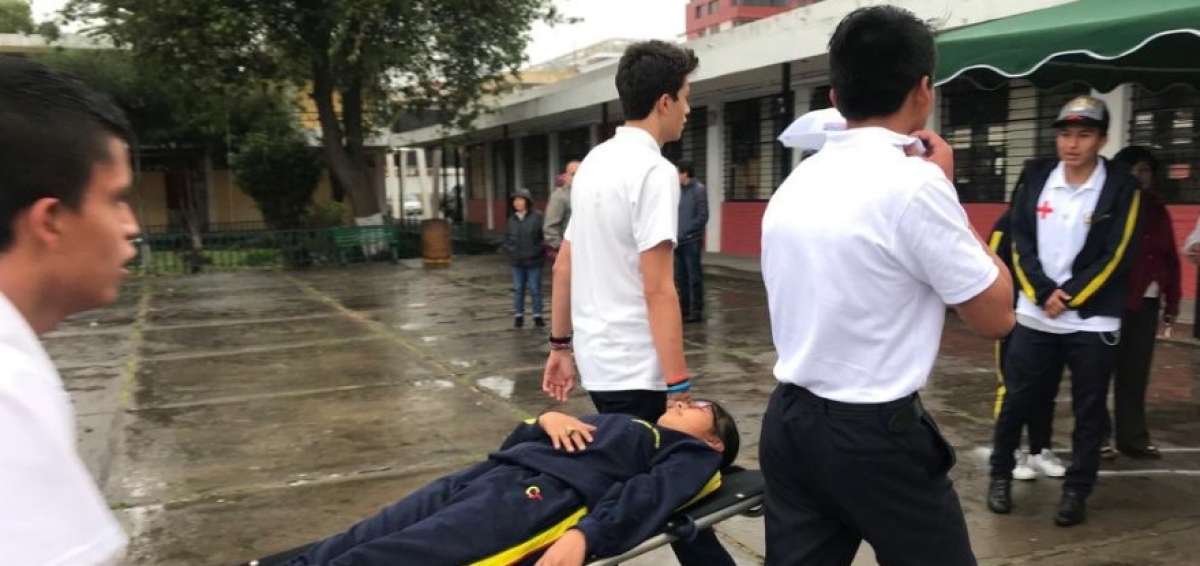 Estudiantes de Sierra-Amazon&iacute;a realizan simulacro s&iacute;smico