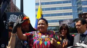 La Premio Nobel de la Paz, Rigoberta Mench&uacute;, particip&oacute; en el acto. Foto: Canciller&iacute;a Ecuador 