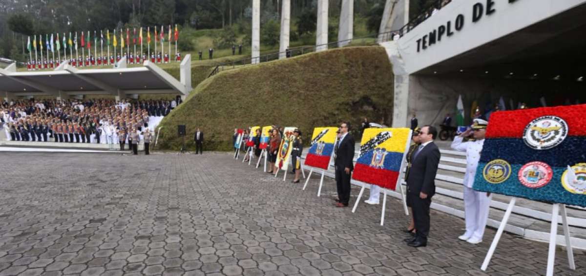 Autoridades rinden homenaje a los h&eacute;roes del 24 de Mayo