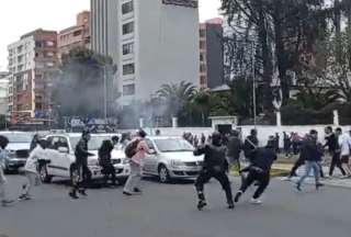 Batalla campal entre hinchas de LDU y Nacional