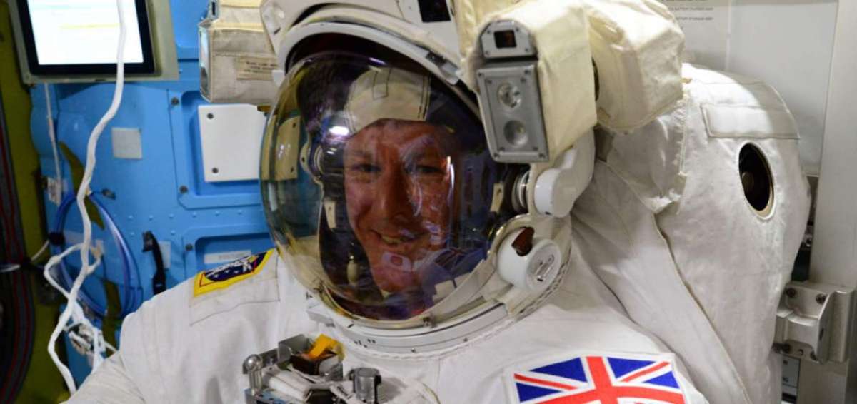 Peake hace historia en el espacio
