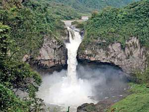 La cascada m&aacute;s alta de Ecuador, un paisaje bello y &uacute;nico