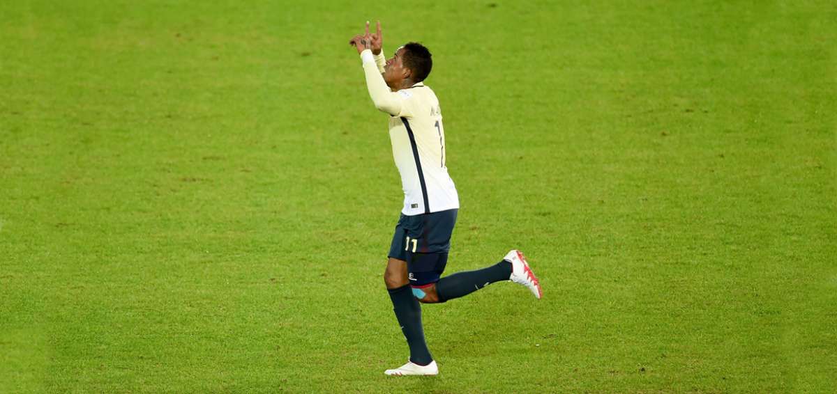 Festejo del Tricolor tras su gol en el Jap&oacute;n.