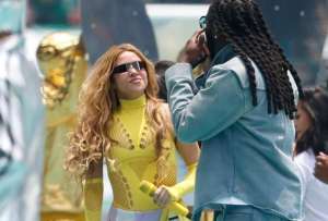 Shakira mantiene una estrecha relaci&oacute;n con las Copas del Mundo.