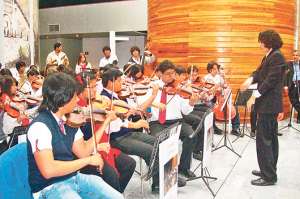 La orquesta ha  tocado en la Alianza Francesa, el Museo Nahim Isa&iacute;as (foto) y otros sitios. Foto: Cortes&iacute;a.