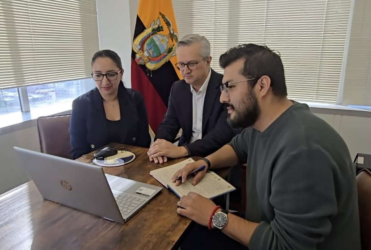 Inicia la capacitación de los MJRV en el exterior.