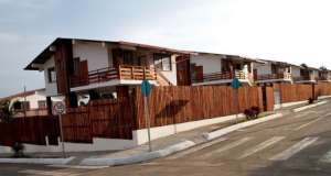 En este nuevo complejo habitacional se han construido 72 casas de dos plantas y 9 de una planta. Foto: Presidencia