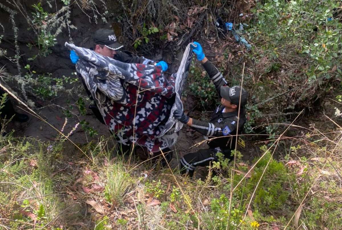 El cuerpo de María Belén Bernal fue encontrado envuelto en una cobija.