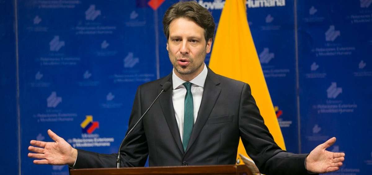 Guillaume Long: "No hay condicionamiento pol&iacute;tico,una de las ventajas de trabajar con China"