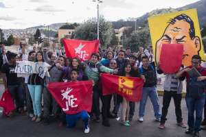 Muy pocas personas participaron de la concentraci&oacute;n en la plaza Indoam&eacute;rica. Foto: Daniel Molineros/ EL TEL&Eacute;GRAFO