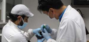 Estudiantes y docentes de la universidad trabajan en nanotecnolog&iacute;a que aportar&aacute; con la detecci&oacute;n del virus.