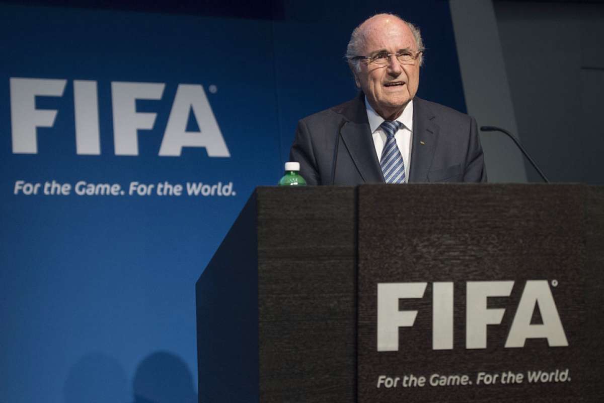 Joseph Blatter est&aacute; ingresado en un hospital