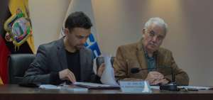 Juan Pablo Pozo, presidente del CNE, y Galo Chiriboga, fiscal general del Estado, durante el taller. 