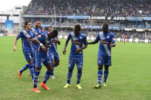 Los jugadores de Emelec festeja el segundo gol, que fue convertido por Miller Bola&ntilde;os (23). Foto: Eduardo Escobar/El Tel&eacute;grafo 