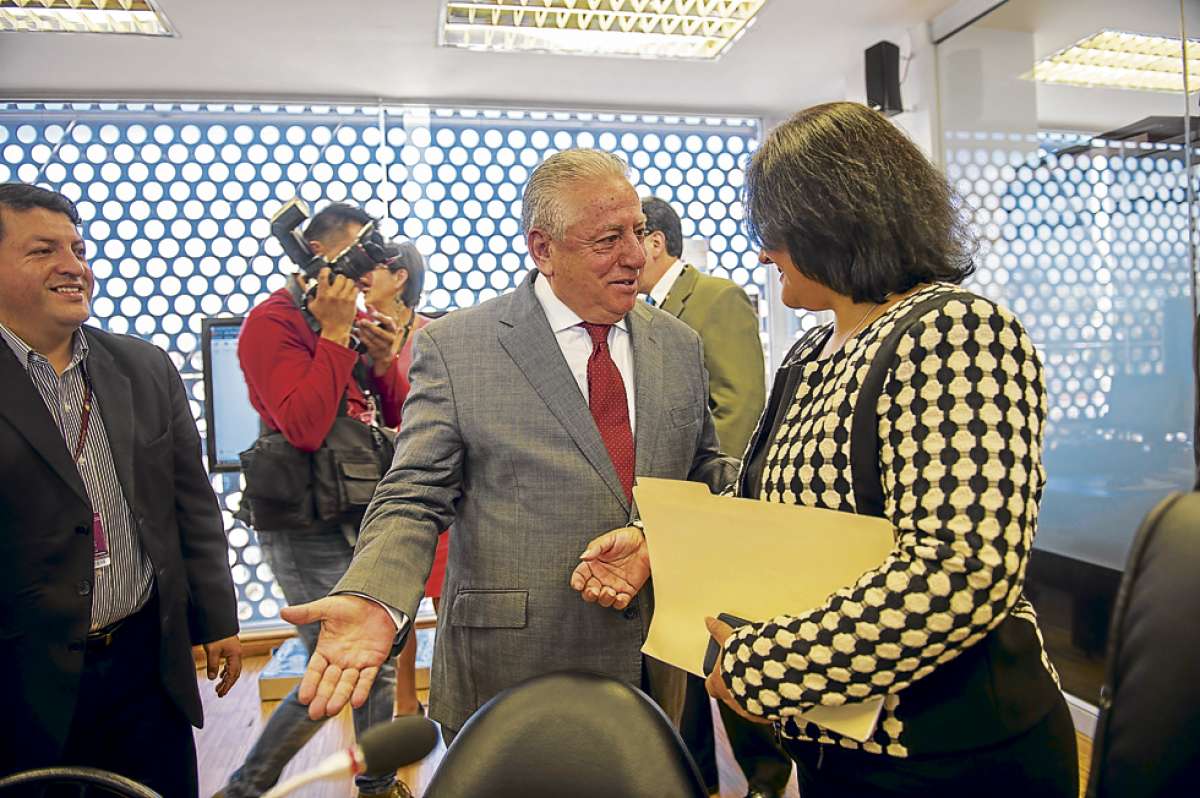 Chiriboga y Estrada intensifican sus campa&ntilde;as para sumar votos (Infograf&iacute;a)