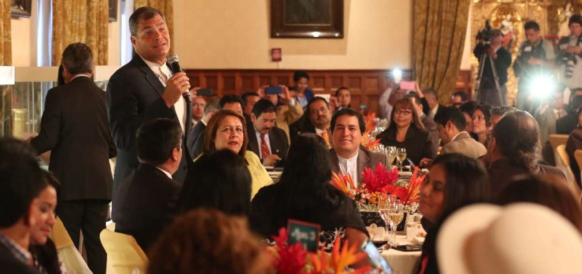 Presidente insta a docentes a trabajar para tener el mejor sistema educativo de la regi&oacute;n