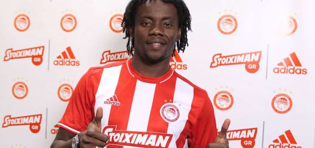Olympiacos contrat&oacute; a Juan Carlos Paredes por 6 meses