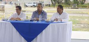El Presidente de la Rep&uacute;blica cumpli&oacute; agenda ayer en Portoviejo. Supervis&oacute; la regeneraci&oacute;n de la zona cero.