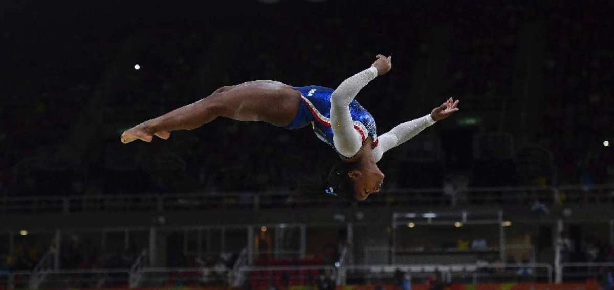 En R&iacute;o, Biles ha ganado por el momento los concursos generales individual y por equipos.