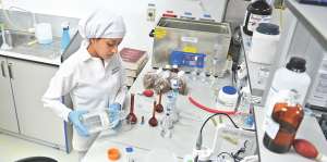 Los laboratorios nacionales tendr&aacute;n un porcentaje de preferencia que ser&aacute; definido por el Mipro. Foto: Archivo / El Tel&eacute;grafo