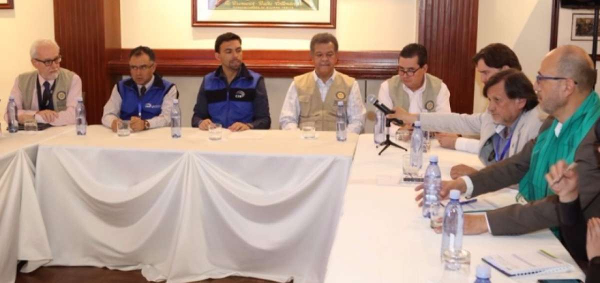 Los delegados del movimiento PAIS estuvieron en la reuni&oacute;n en la que tambi&eacute;n participaron representantes de las misiones de OEA y Unasur.