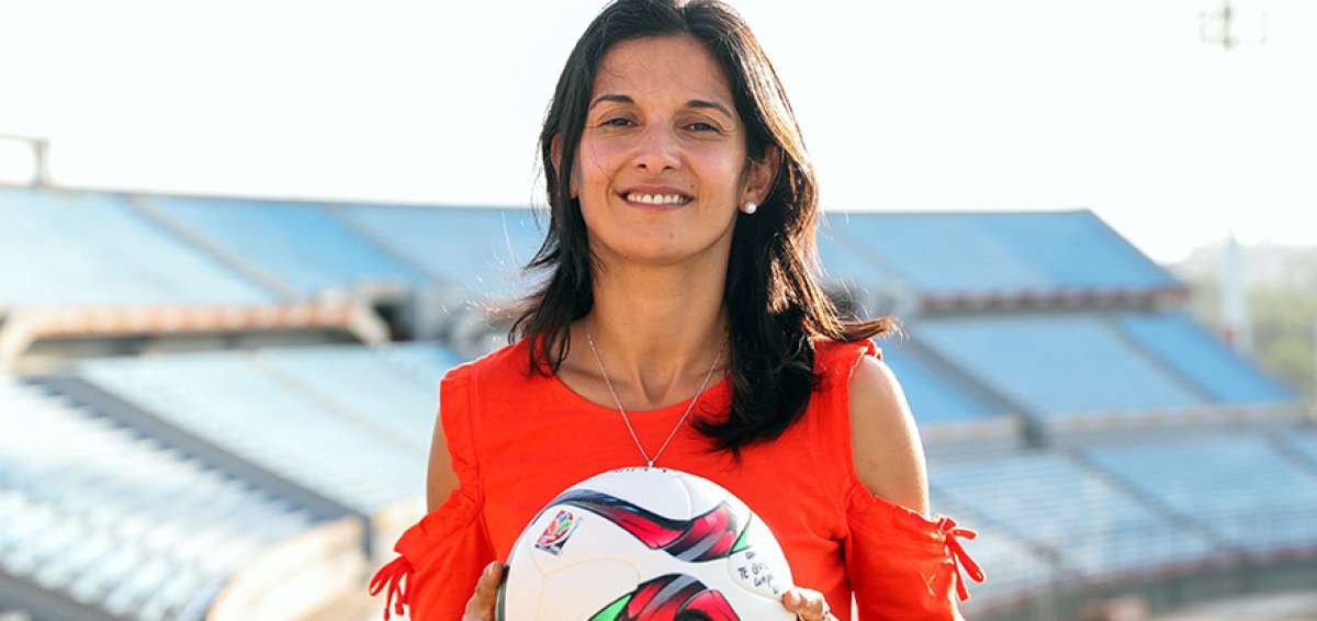 La uruguaya Claudia Umpi&eacute;rrez particip&oacute; en una sesi&oacute;n de fotos en los grader&iacute;os del estadio Centenario.