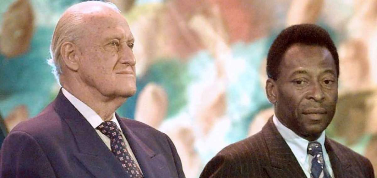 Joao Havelange y Pel&eacute; en una foto de archivo durante una gala de la FIFA.