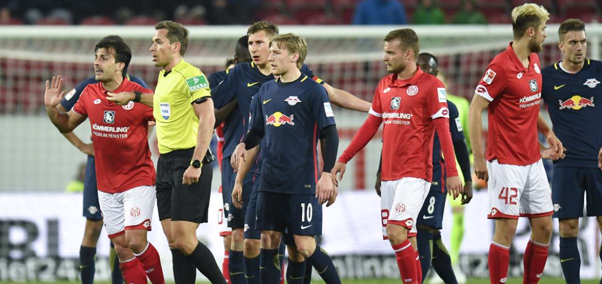 El Leipzig hace los deberes y se coloca a 10 puntos del Bayern M&uacute;nich
