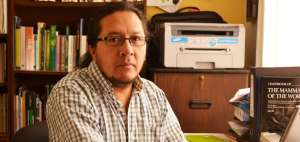 "El mono aullador dispersa las semillas"